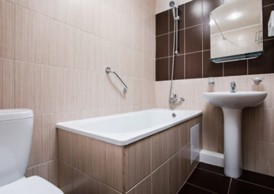 Ванная комната 2 местного стандарта санатория Казахстан Ессентуки - фотография