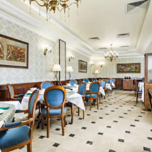 Обеденный зал санатория Казахстан Ессентуки - фотография