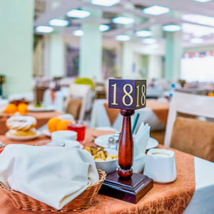 Обеденный зал санатория Казахстан Ессентуки - фотография