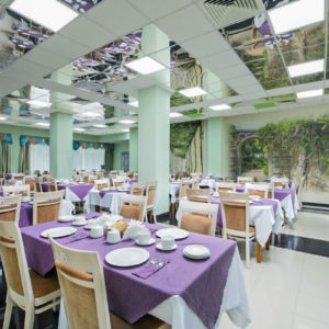 Обеденный зал санатория Казахстан Ессентуки - фотография